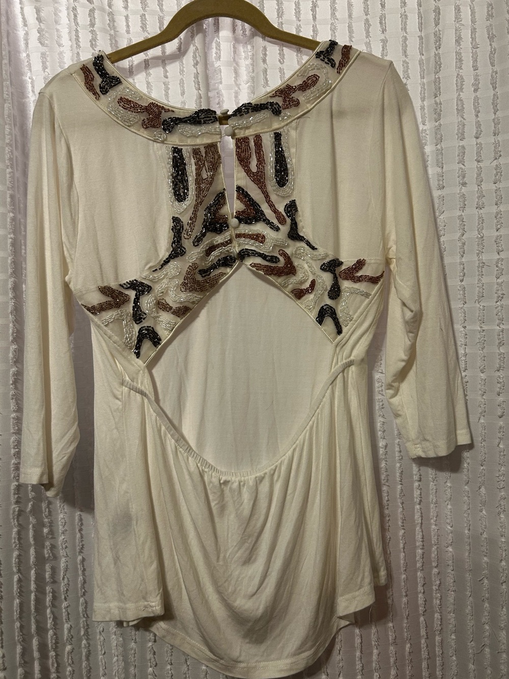 BKE Boutique‎ Women Cream Beaded Open Back 3/4 Sleeve Top Large